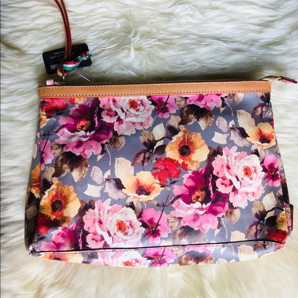 MADE IN ITALY CAVALCANTI FLORAL CLUTCH PURSE - Picture 1 of 6